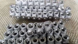 Liga C22 Hastelloy C22 Forged Sokit threaded Elbow Tee Cap Cross Coupling